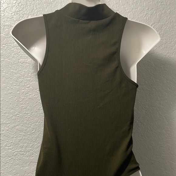 Bozzolo Olive Green Sleeveless Bodysuit - Picture 5 of 8